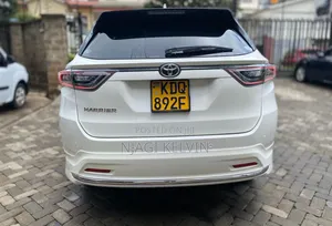 Toyota Harrier 2.0 2017 White