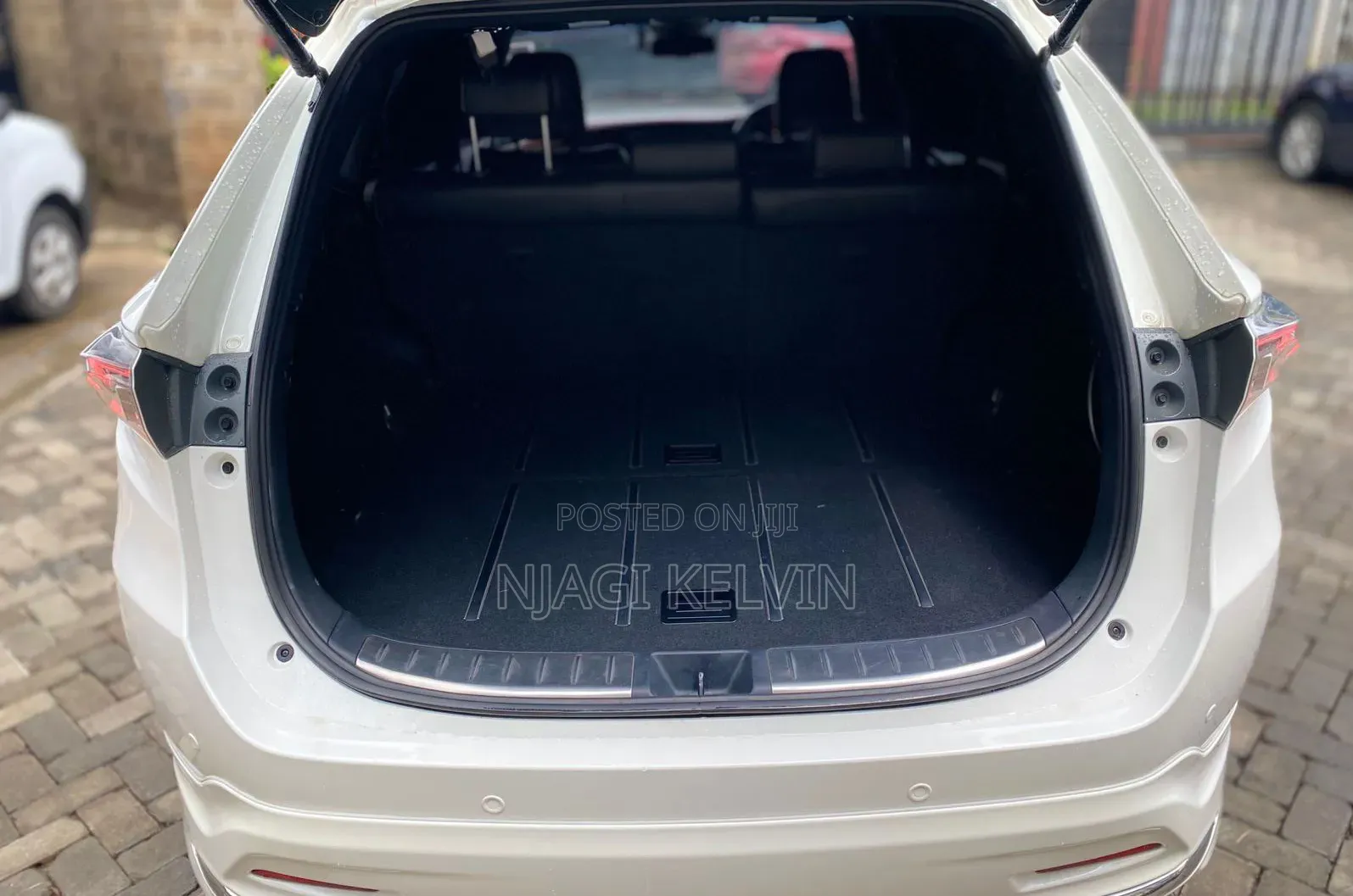 Toyota Harrier 2.0 2017 White