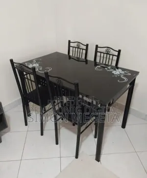 Colour Black 4sitter Dinning Table