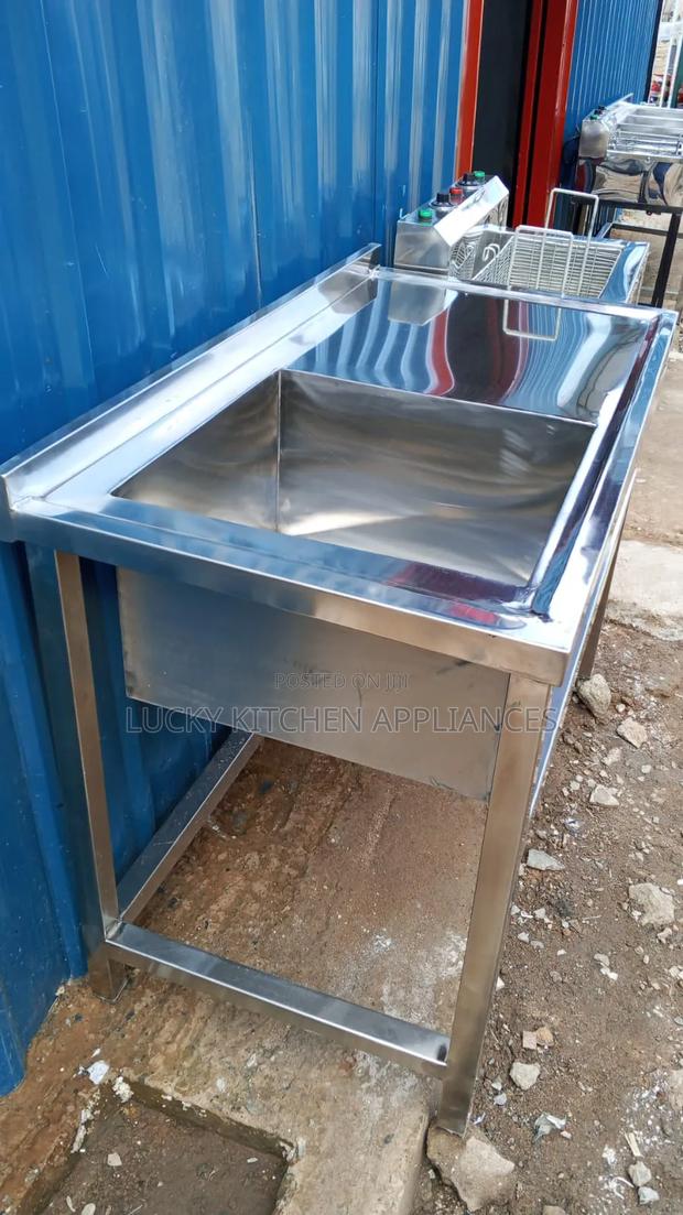 Single Bowl Stainless Steel Washing Sink.