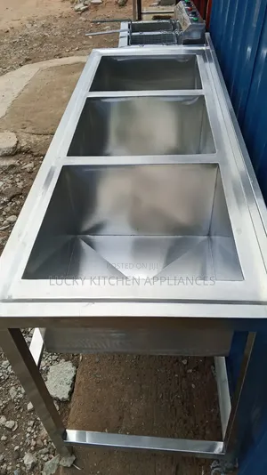 Stainless Steel Triple Bowl Washing Sink.