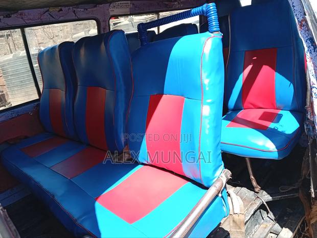 Toyota HiAce 1997 White - thumbnail 4