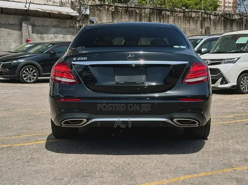 Mercedes-Benz E200 2018 Black