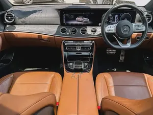 Mercedes-Benz E200 2018 Black