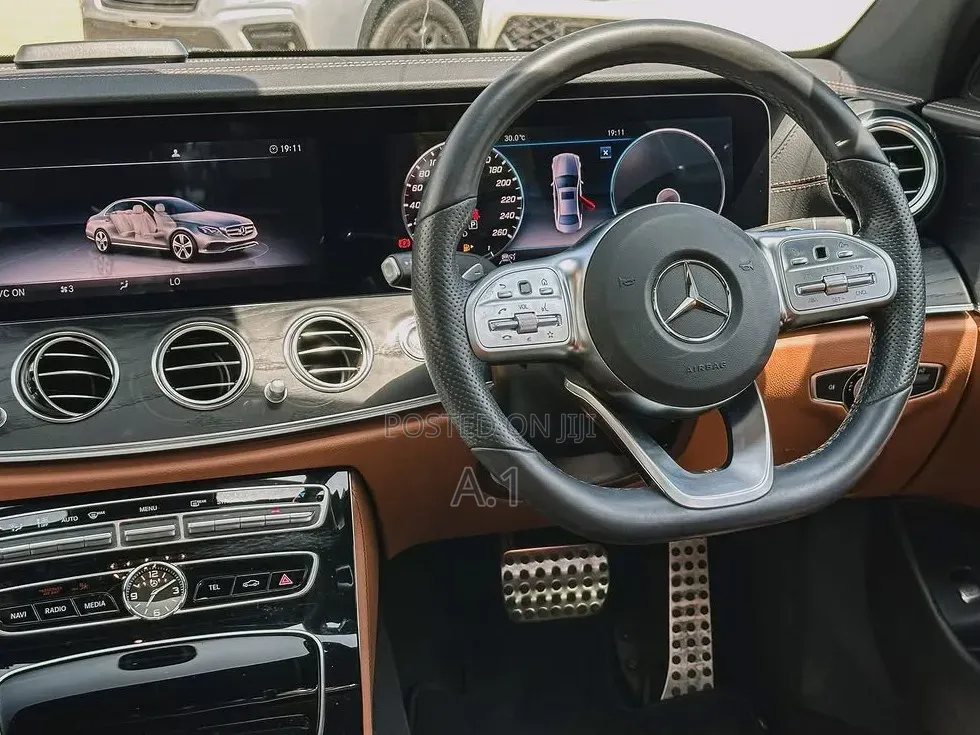 Mercedes-Benz E200 2018 Black