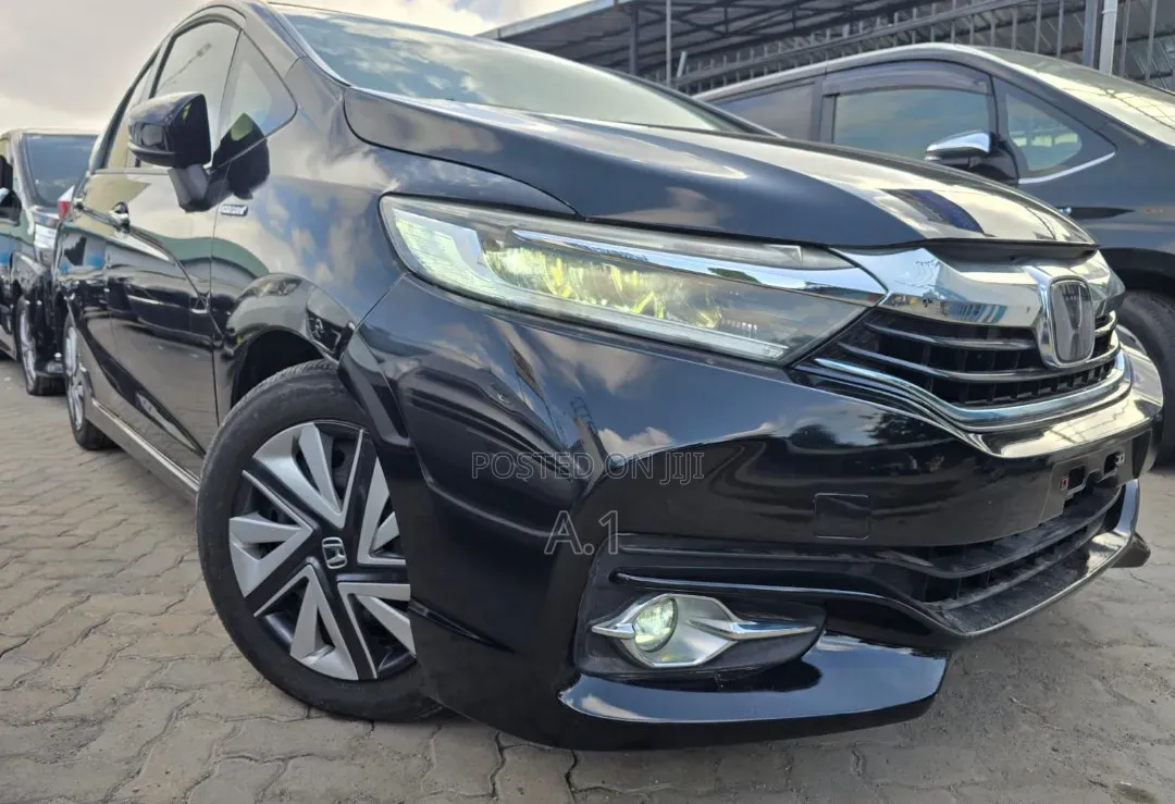 Honda Fit Shuttle 1.5 Hybrid 2WD 2019 Black