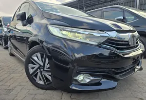 Honda Fit Shuttle 1.5 Hybrid 2WD 2019 Black