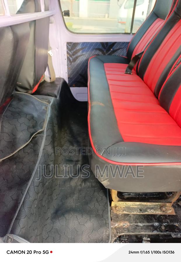Toyota HiAce 2009 White - thumbnail 7