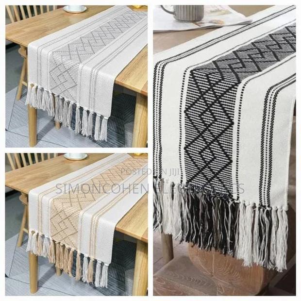 Braided Woven Textured Table Runner With Tassels + 6pcs Mats - thumbnail 2