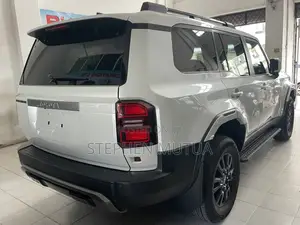 Toyota Land Cruiser Prado 2.8 2024 White