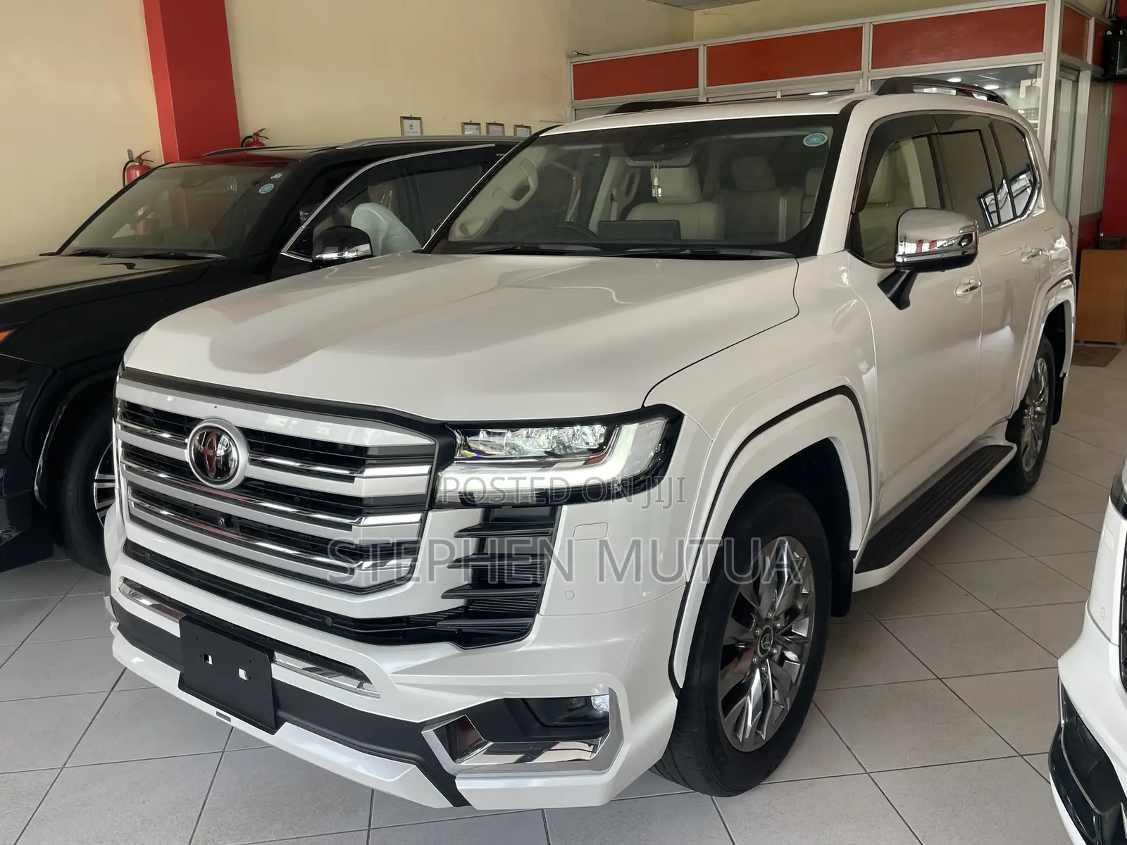 Toyota Land Cruiser LC300 2024 White