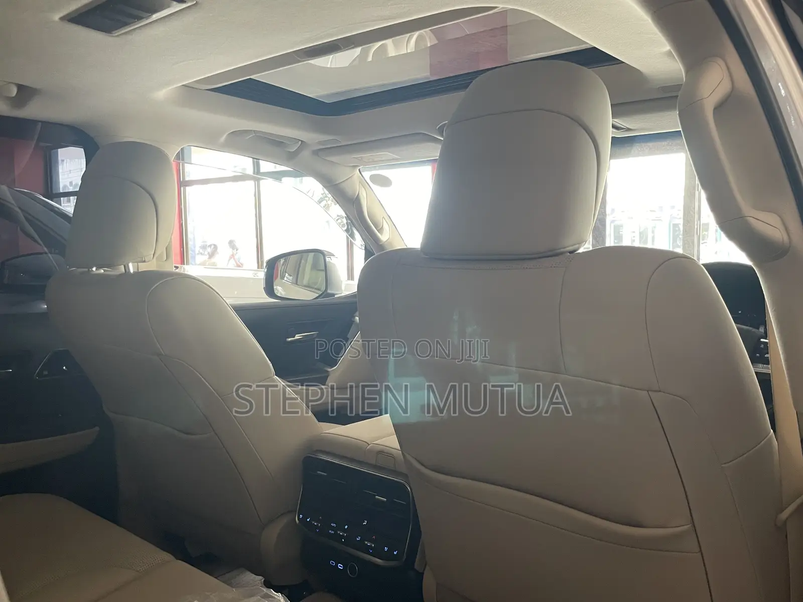 Toyota Land Cruiser LC300 2024 White