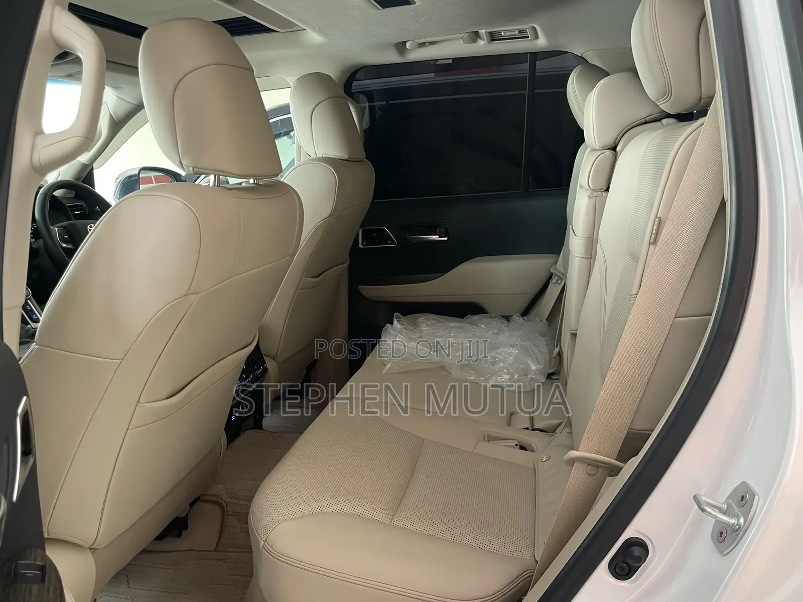 Toyota Land Cruiser LC300 2024 White