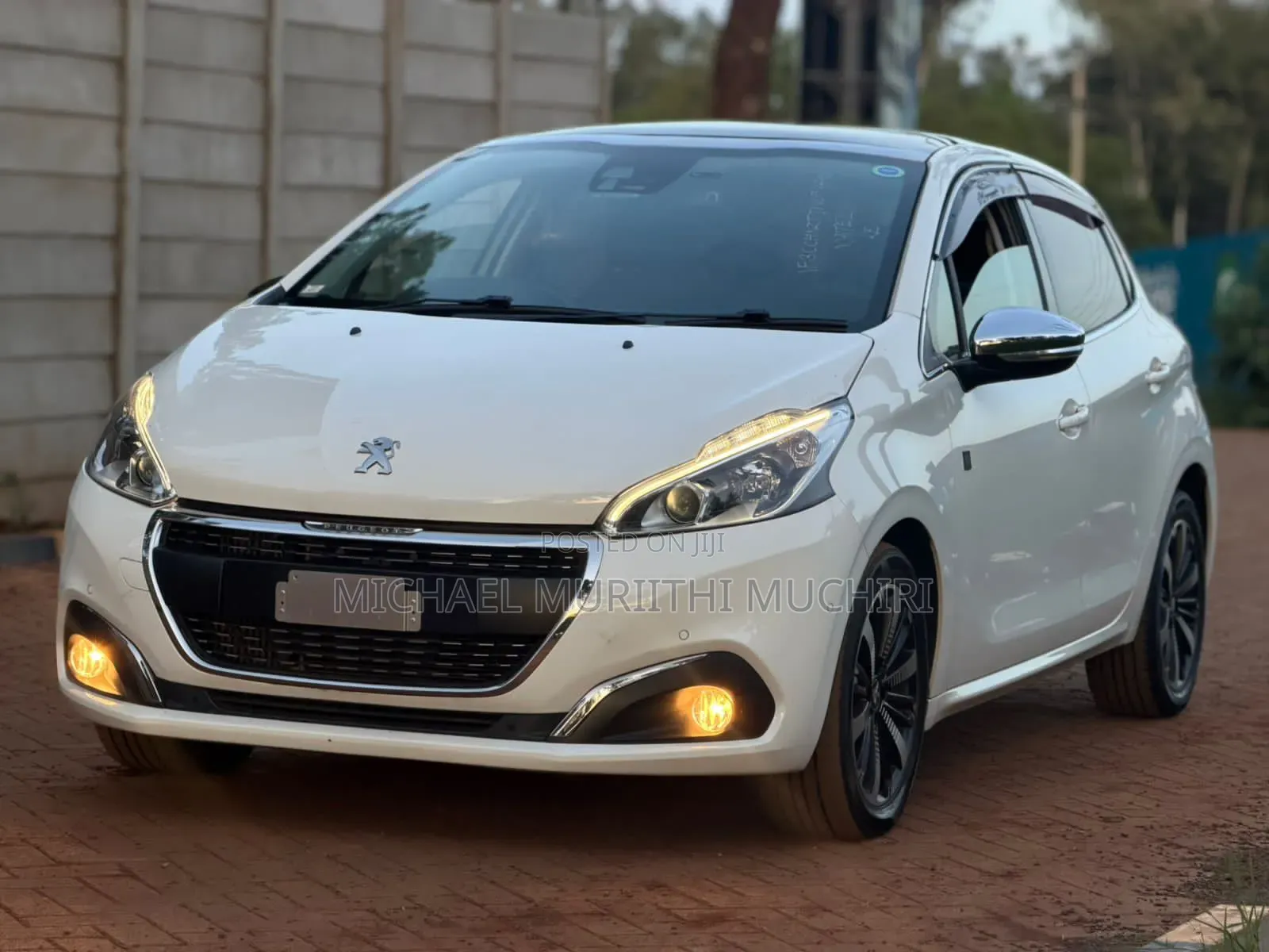 Peugeot 208 2018 White
