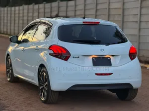 Peugeot 208 2018 White