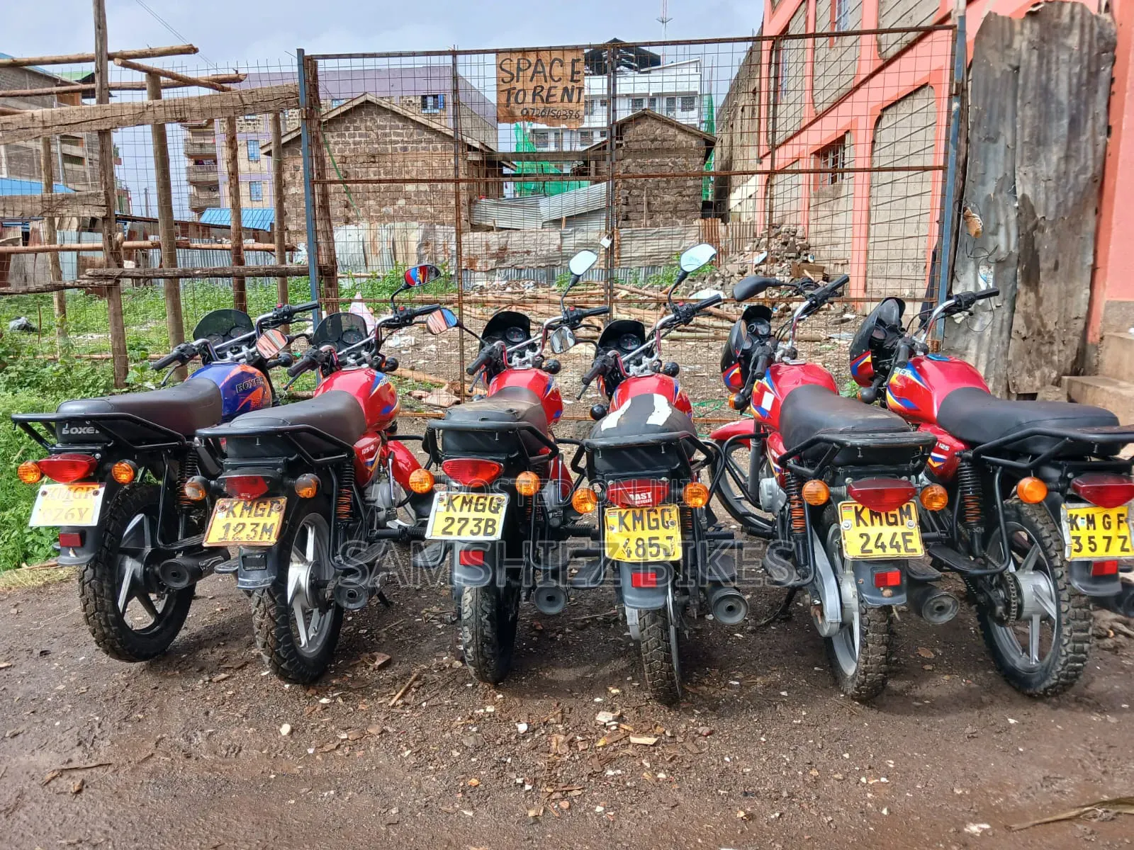 Bajaj Boxer 150 UG 2025 Red