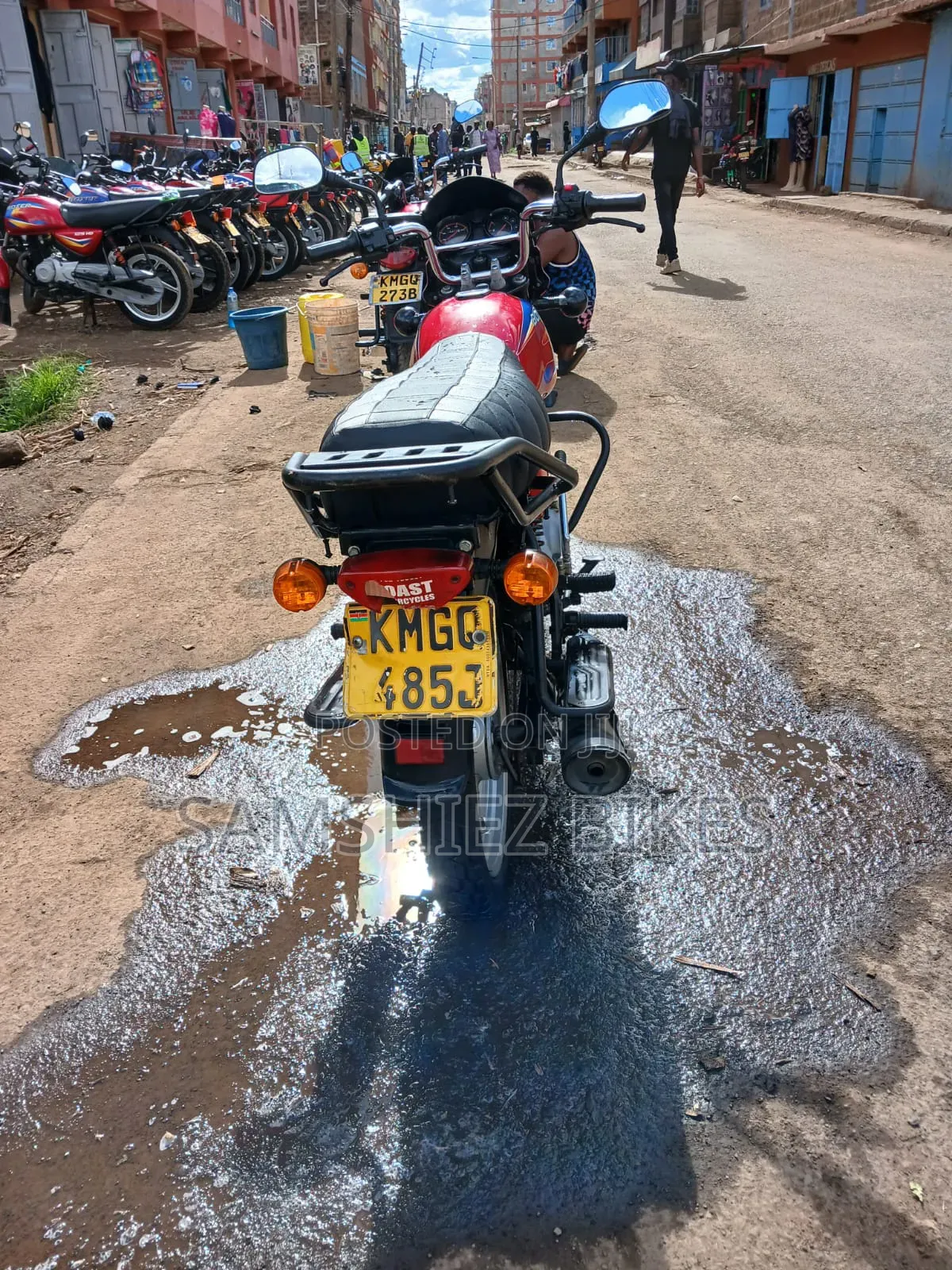 Bajaj Boxer 150 UG 2025 Red
