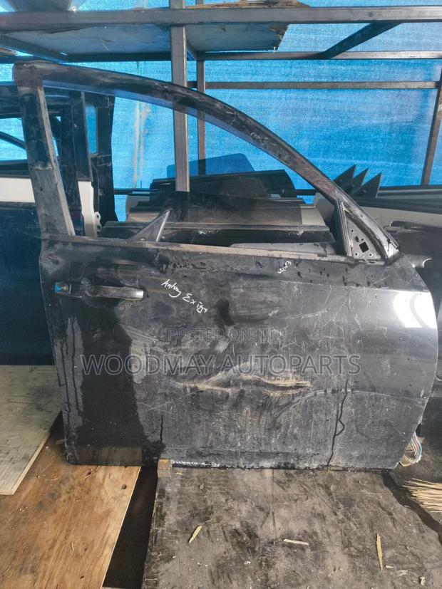 Subaru Exiga Door - main view