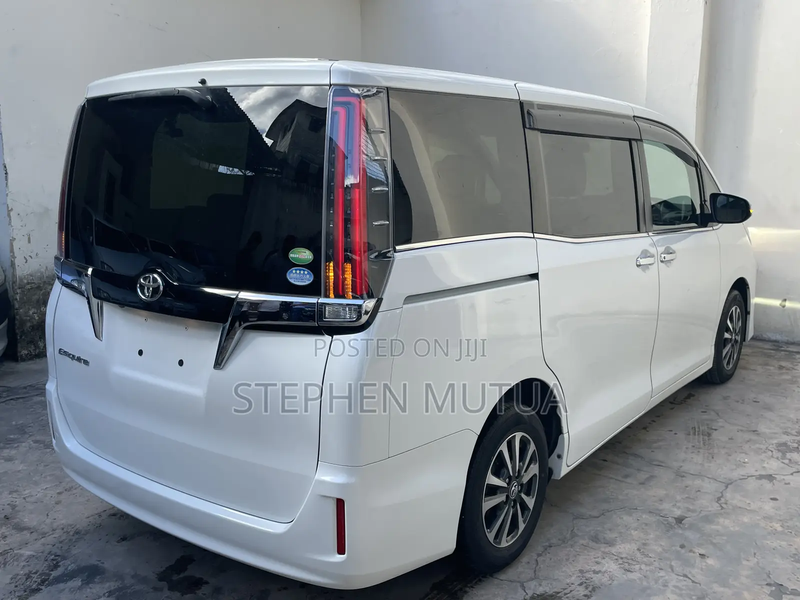 Toyota Esquire 2.0 FWD (7 seater) 2019 White