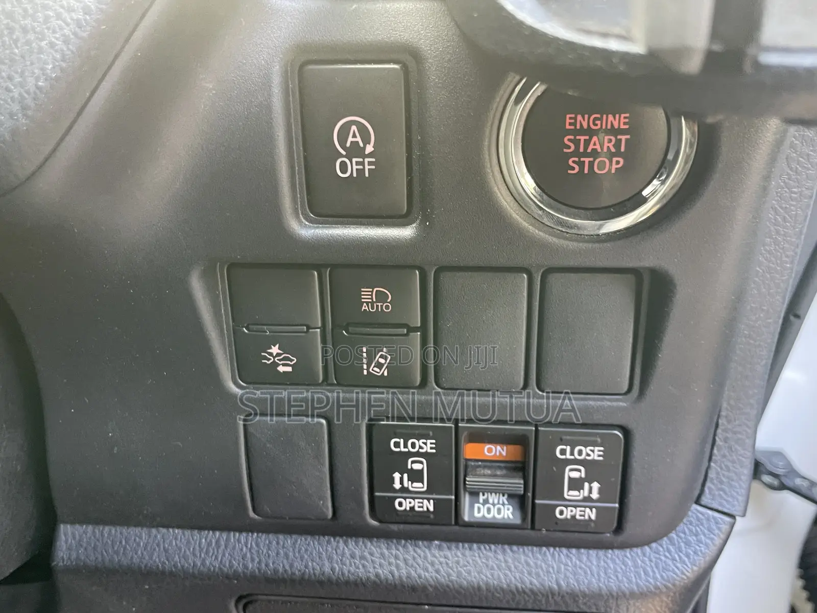 Toyota Esquire 2.0 FWD (7 seater) 2019 White