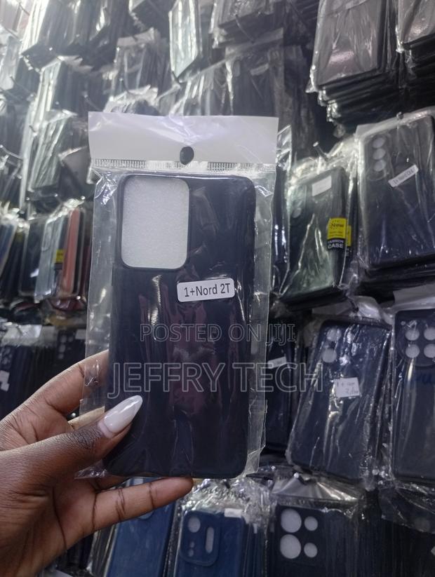 Oneplus Nord 2tblack Silicone Phone Case - thumbnail 2