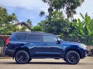Toyota Land Cruiser Prado 2.8 2021 Blue