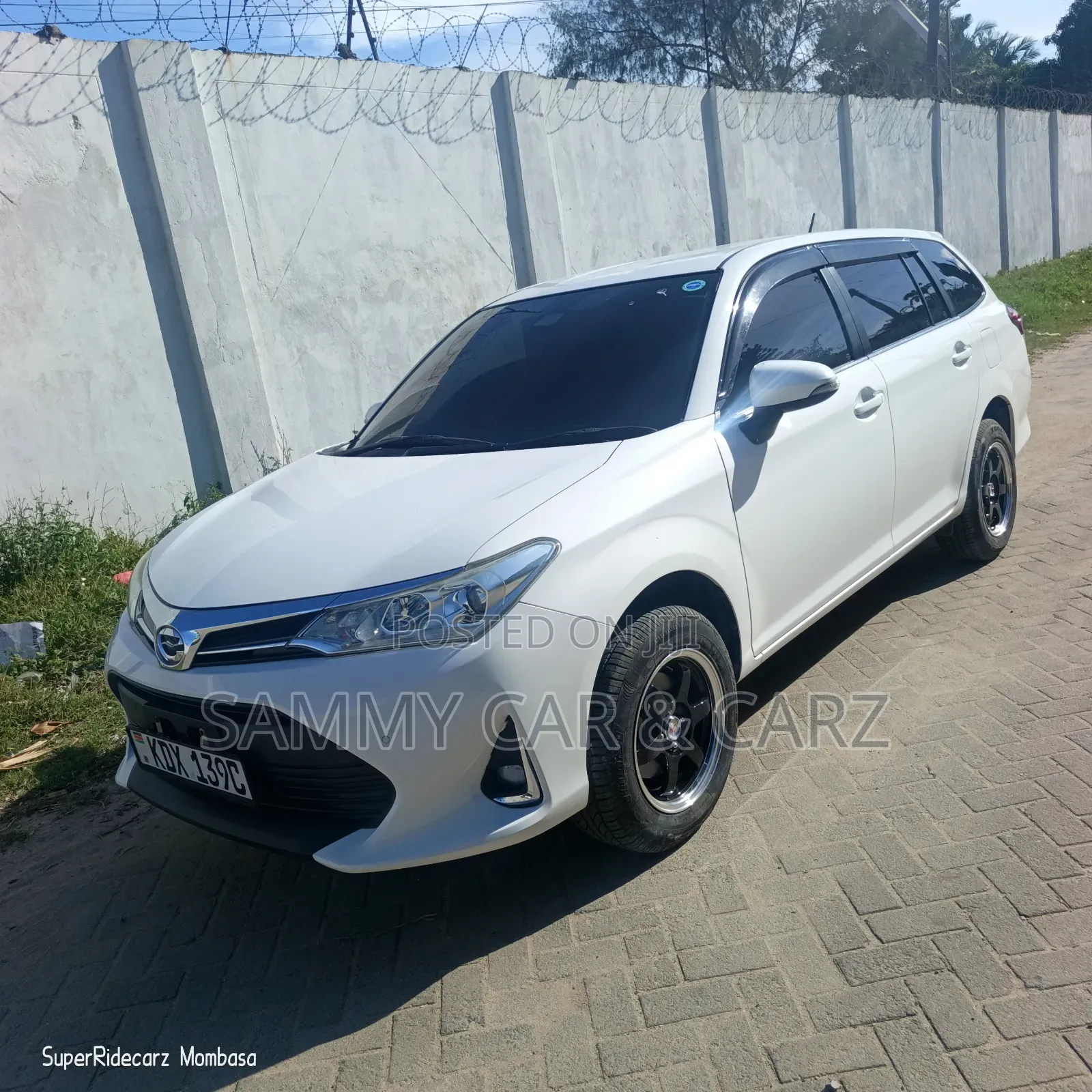 Toyota Corolla Fielder 1.5 Petrol AWD 2018 White