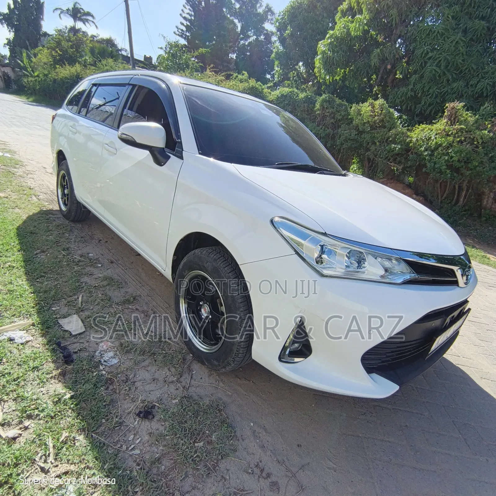Toyota Corolla Fielder 1.5 Petrol AWD 2018 White