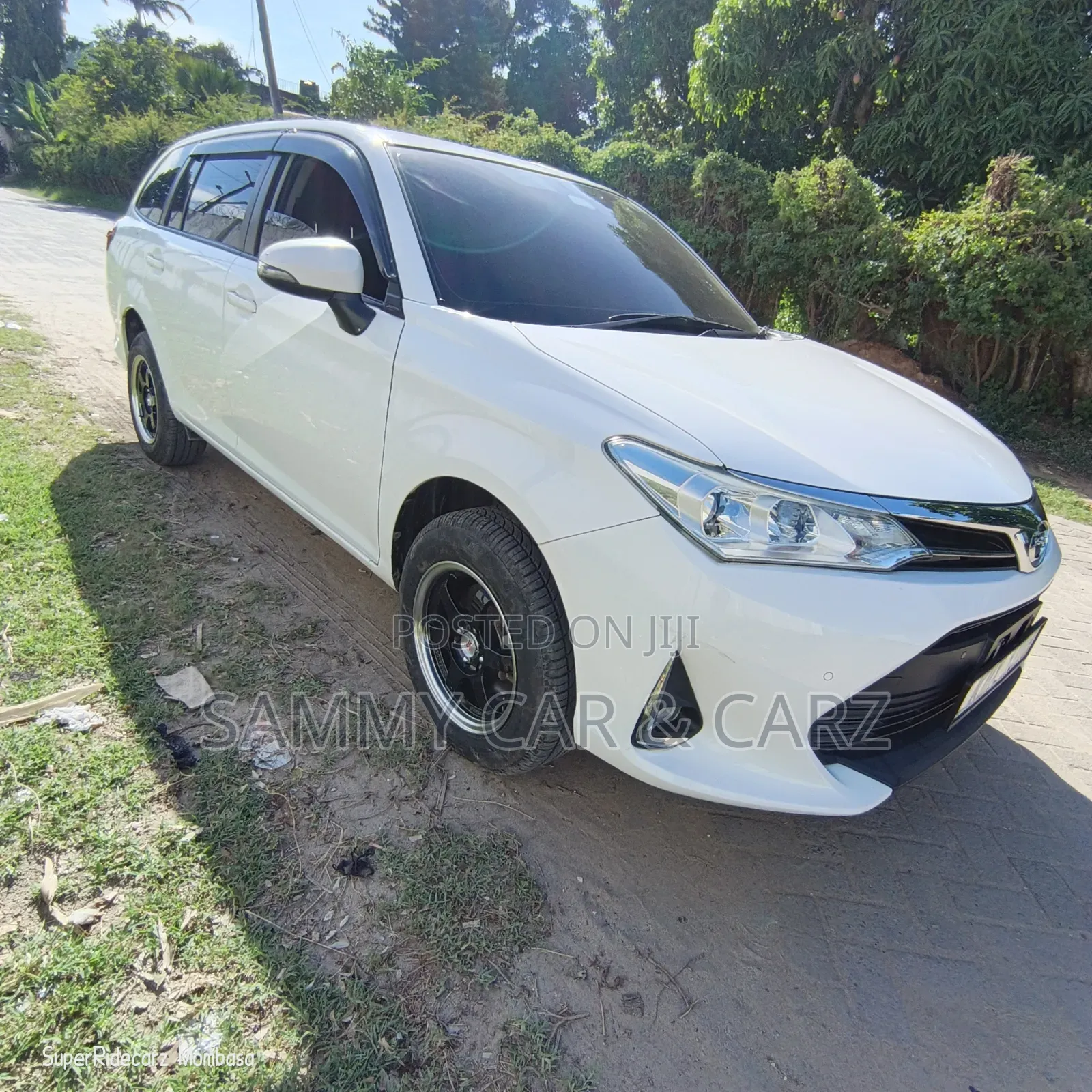 Toyota Corolla Fielder 1.5 Petrol AWD 2018 White