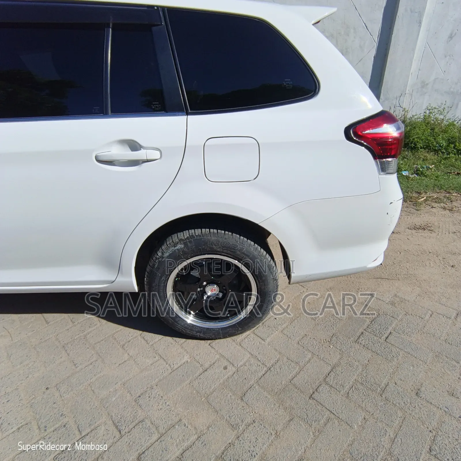 Toyota Corolla Fielder 1.5 Petrol AWD 2018 White