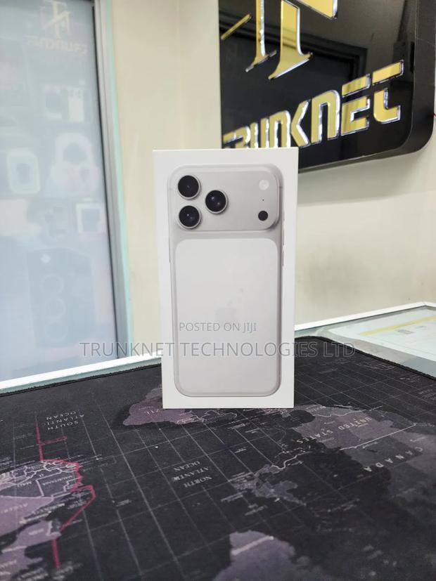 New Apple iPhone 17 Pro Max 512 GB Silver - thumbnail 2
