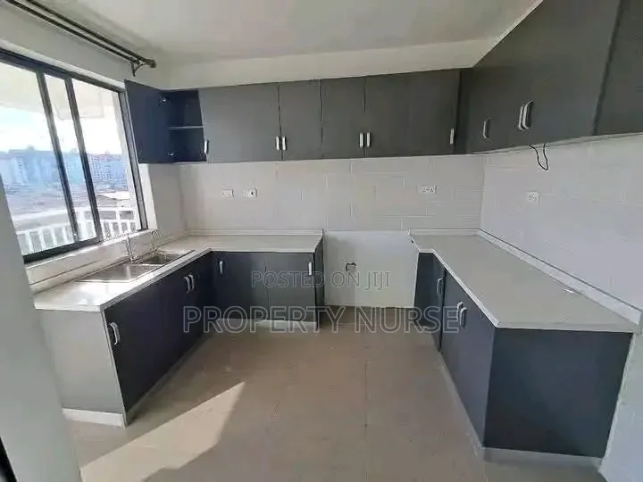 3bdrm Apartment in Gateway Mall Area for rent
