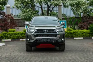 Toyota Hilux 2021 Brown
