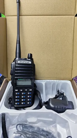 Baofeng Uv-82, a Rugged Dual-Band Handheld Transceiver Walkie Talkie
