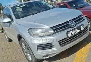 Volkswagen Touareg TDI Sport 2012 Silver