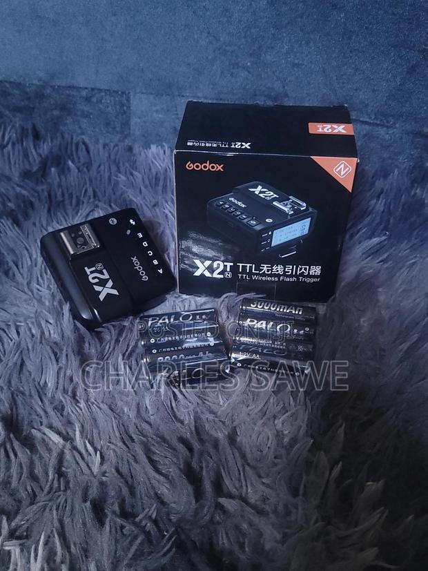 Nikon D5300 Kit + Godox X2t Trigger, Bag, Charger + Extras - thumbnail 2
