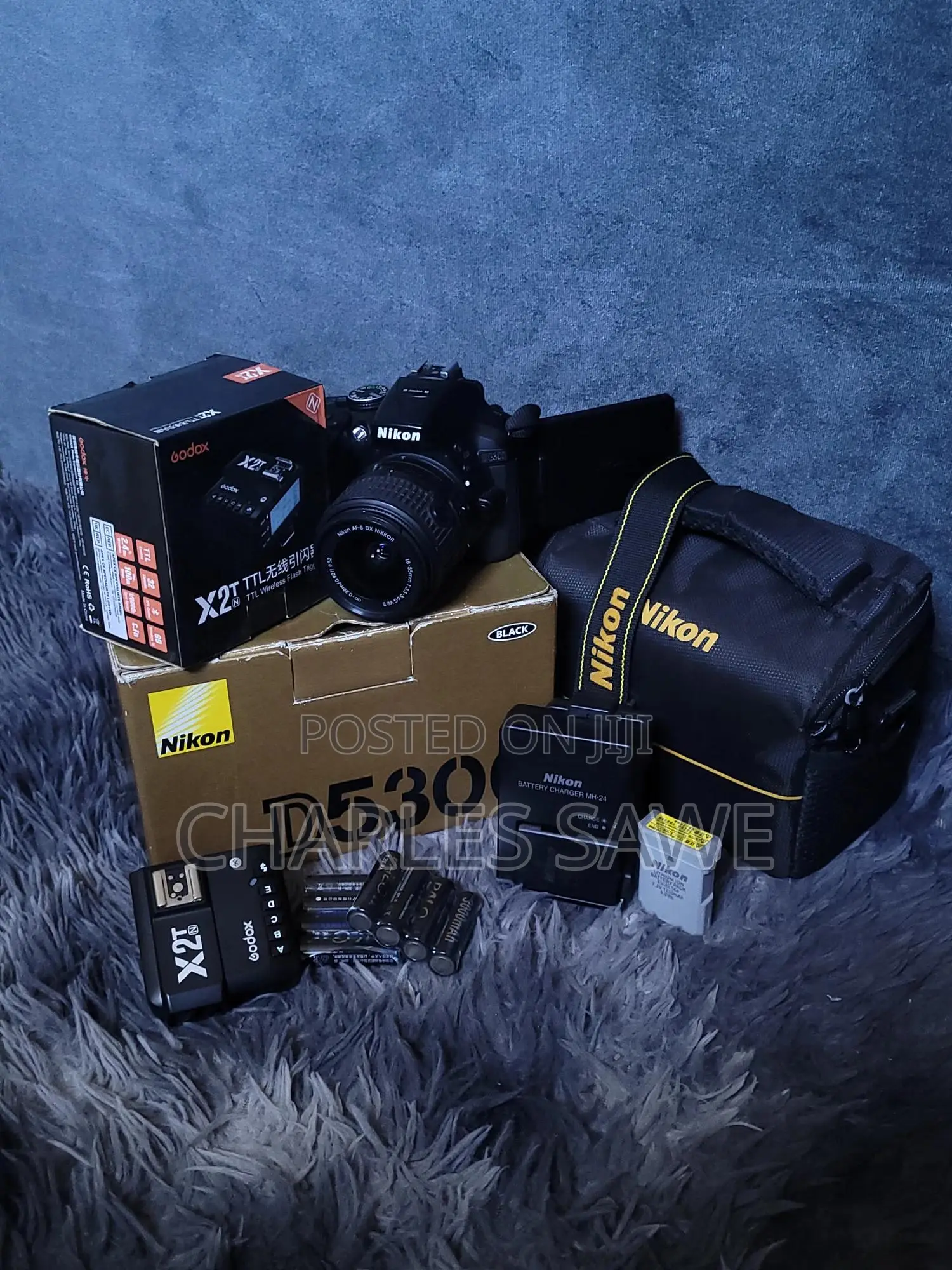Nikon D5300 Kit + Godox X2t Trigger, Bag, Charger + Extras