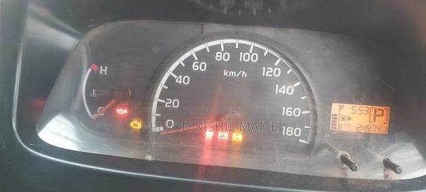 Toyota HiAce 2009 White - thumbnail 8