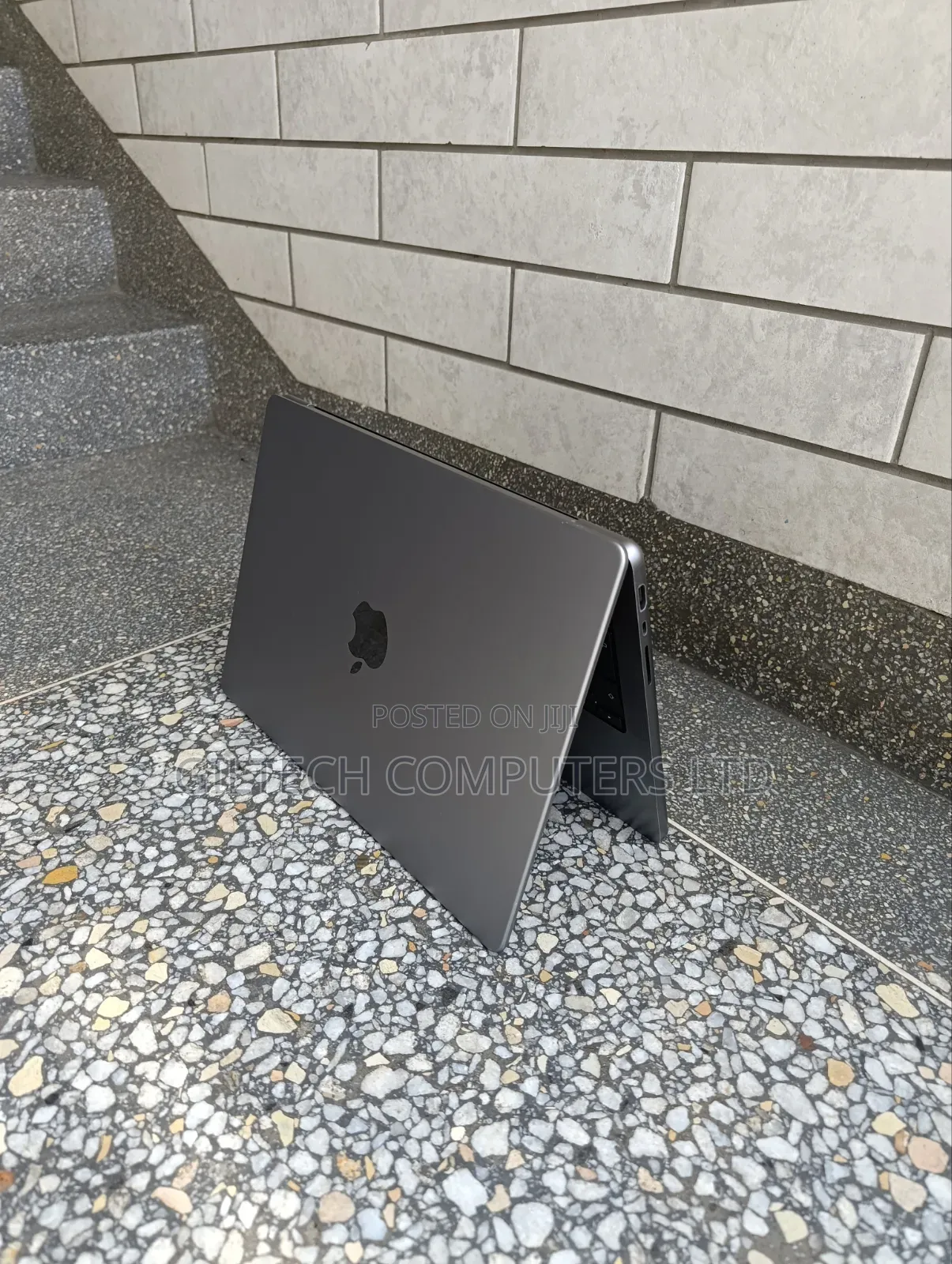 Laptop Apple MacBook Pro 2021 M1 16GB Apple M1 Pro SSD 512GB