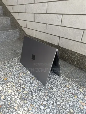 Laptop Apple MacBook Pro 2021 M1 16GB Apple M1 Pro SSD 512GB