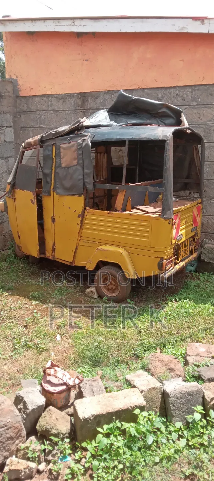 Piaggio 2019 Yellow