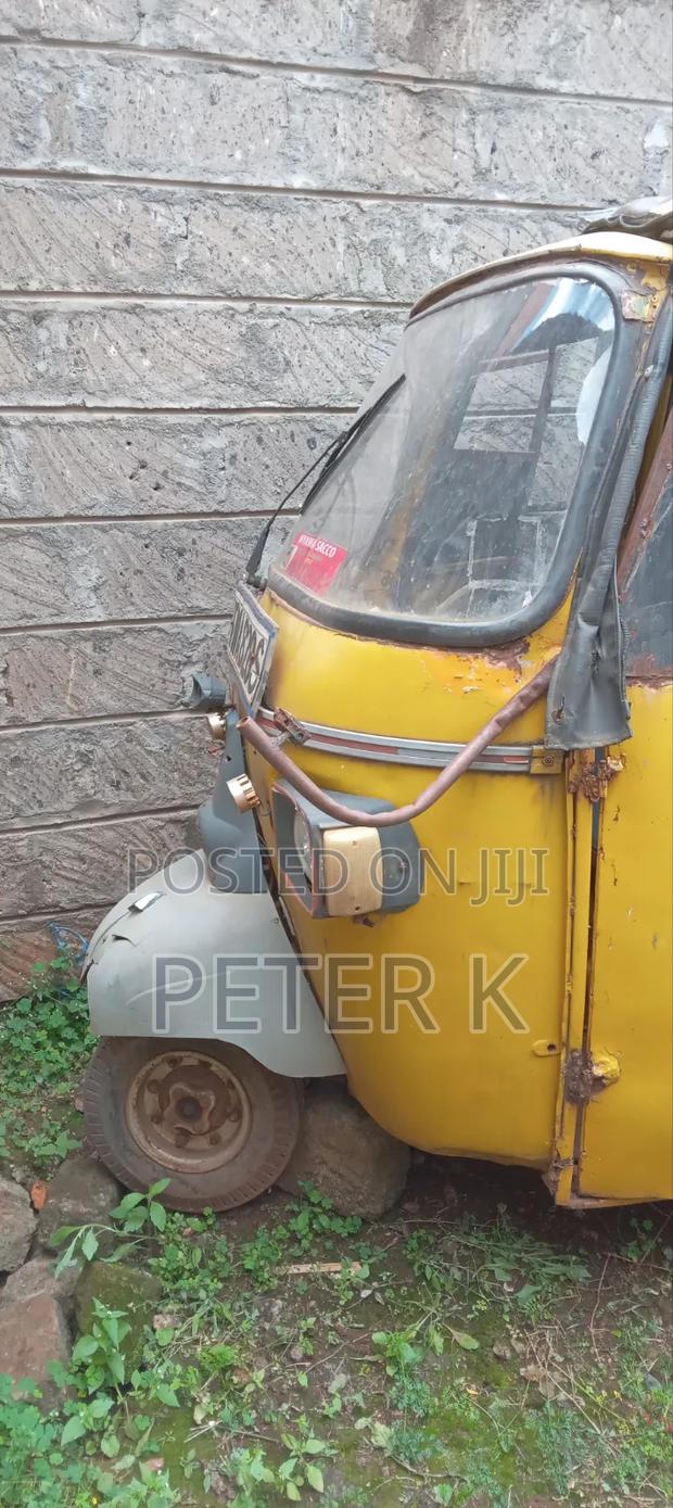 Piaggio 2019 Yellow - thumbnail 6
