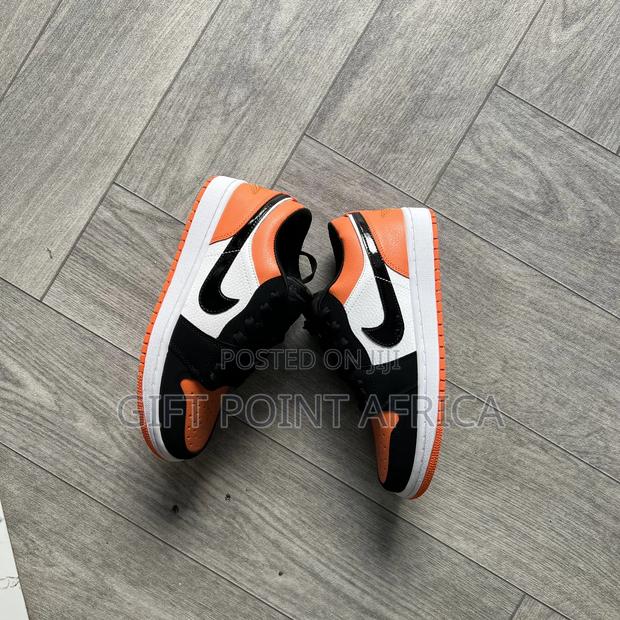 Air Jordan 1 Low ""Shattered Backboard" Sneakers - thumbnail 2