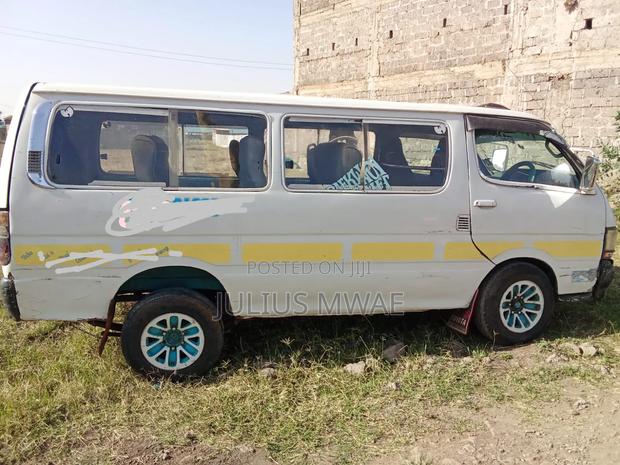 Toyota HiAce 2008 White - thumbnail 4