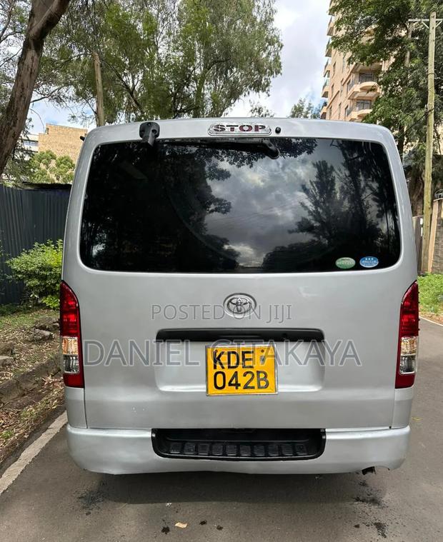 Toyota HiAce 2013 Grey - thumbnail 2