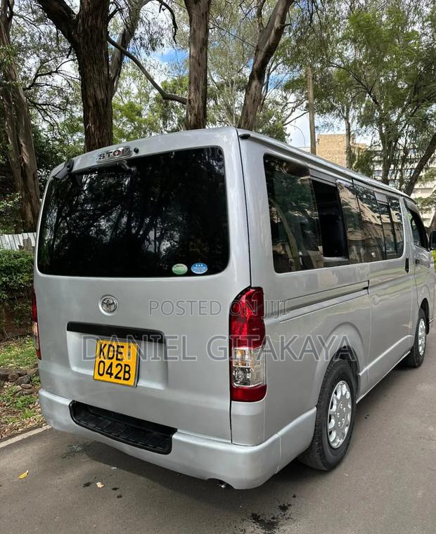 Toyota HiAce 2013 Grey - thumbnail 3