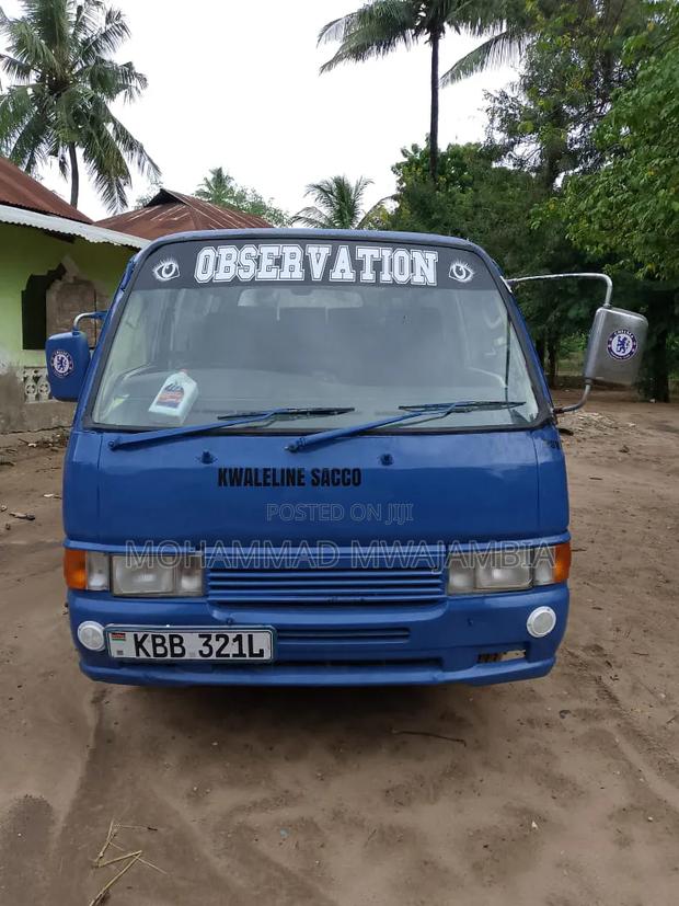 Nissan Caravan (Urvan) 2009 Blue - thumbnail 2