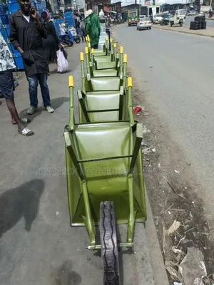 Heavy Duty Wheelbarrow