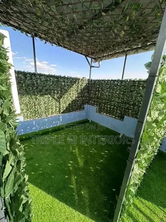 Elegant Artificial Green Wall Panel for Privacy