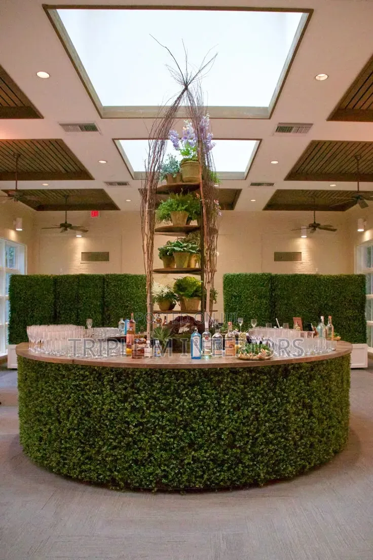 Realistic Green Boxwood Hedge Panels for Hotel Counter Interiors